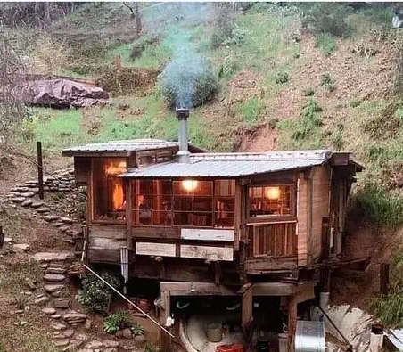 Tiny House Wood Stove Chimney: Kit, Size and Setup