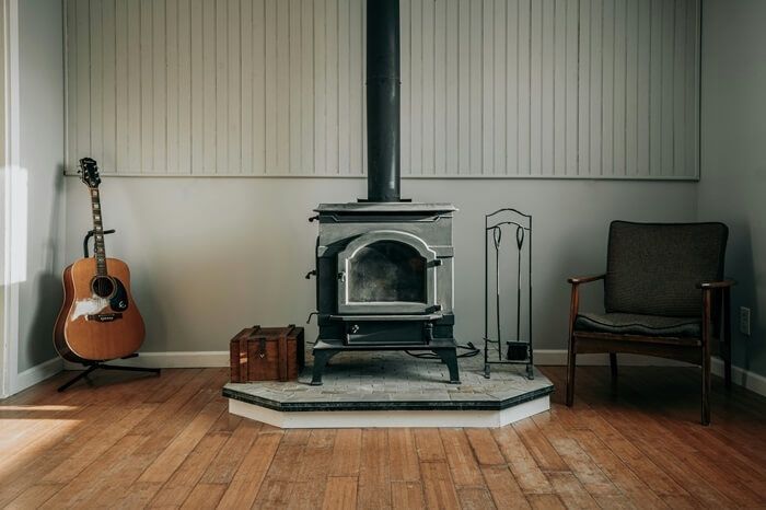 How to Install a Wood-Burning Stove with the Right Chimney System